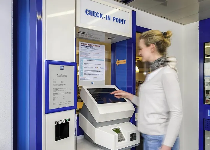 Отель Ibis Budget Berlin Хоппегартен